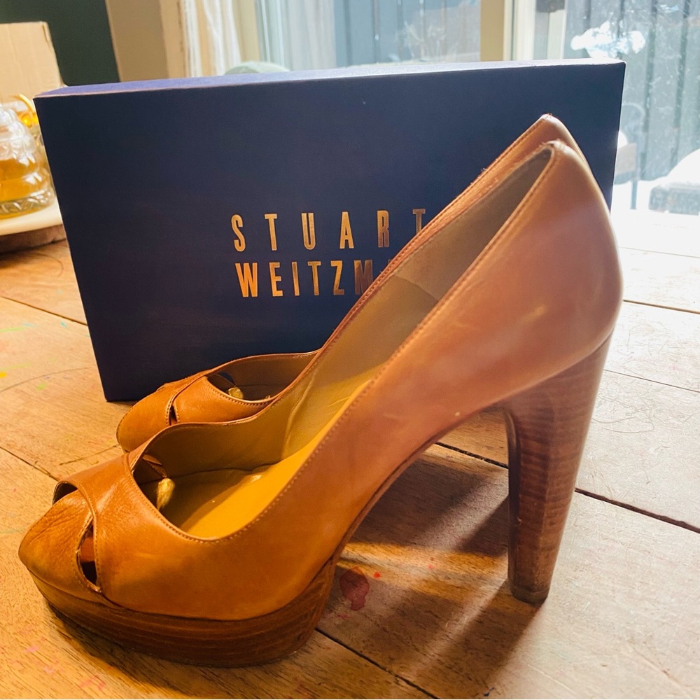 Stuart Weitzman Tan Leather Platform Peep-Toe Pumps